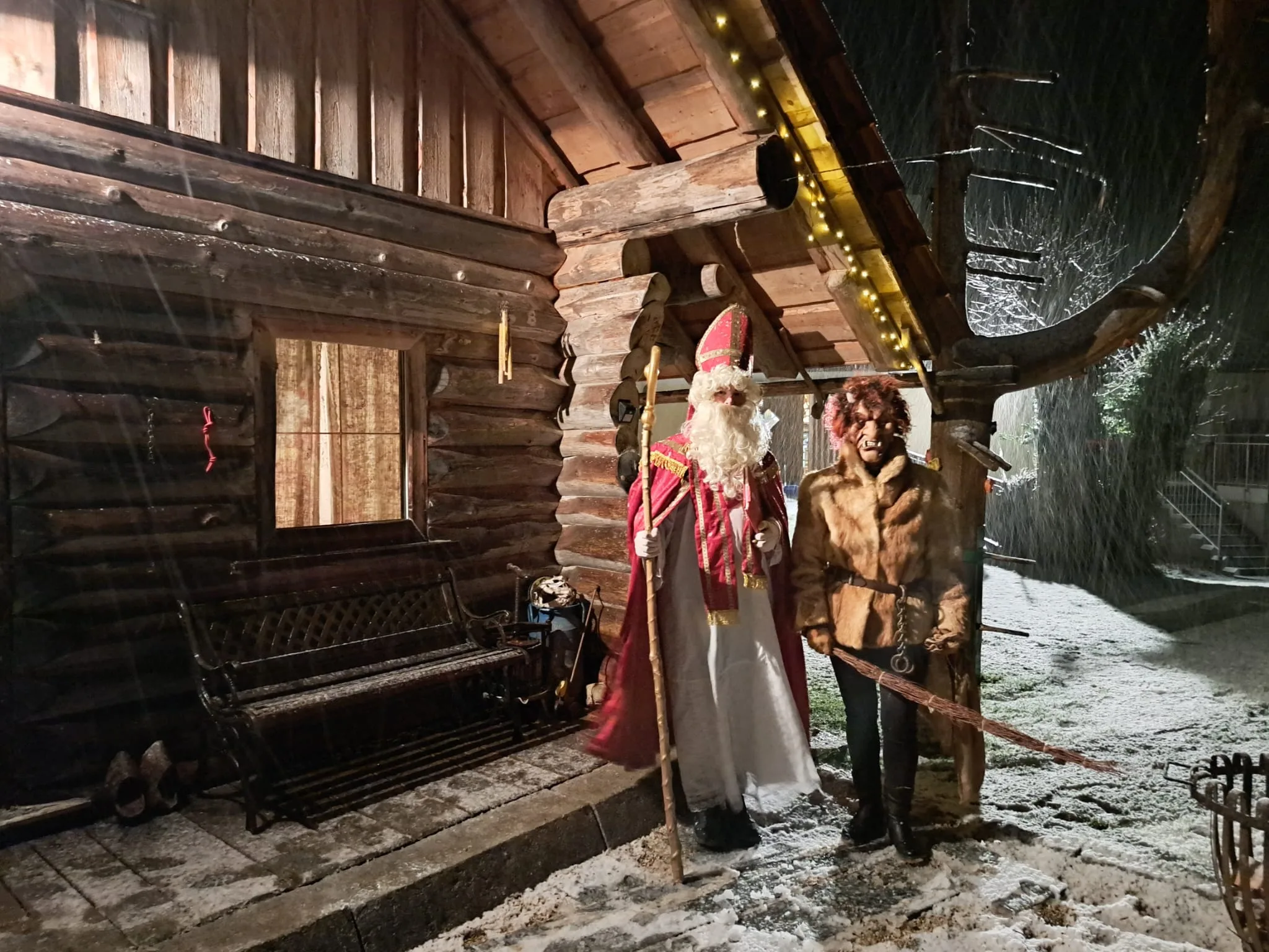 Theaternikolaus besuchte wieder Haushalte in Nebelberg